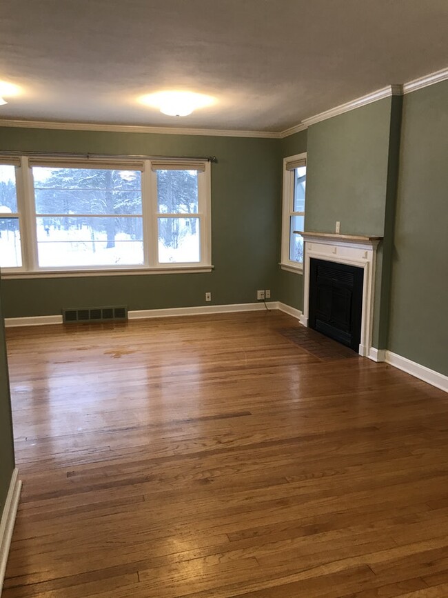 Building Photo - 4127 S. Sunset Court