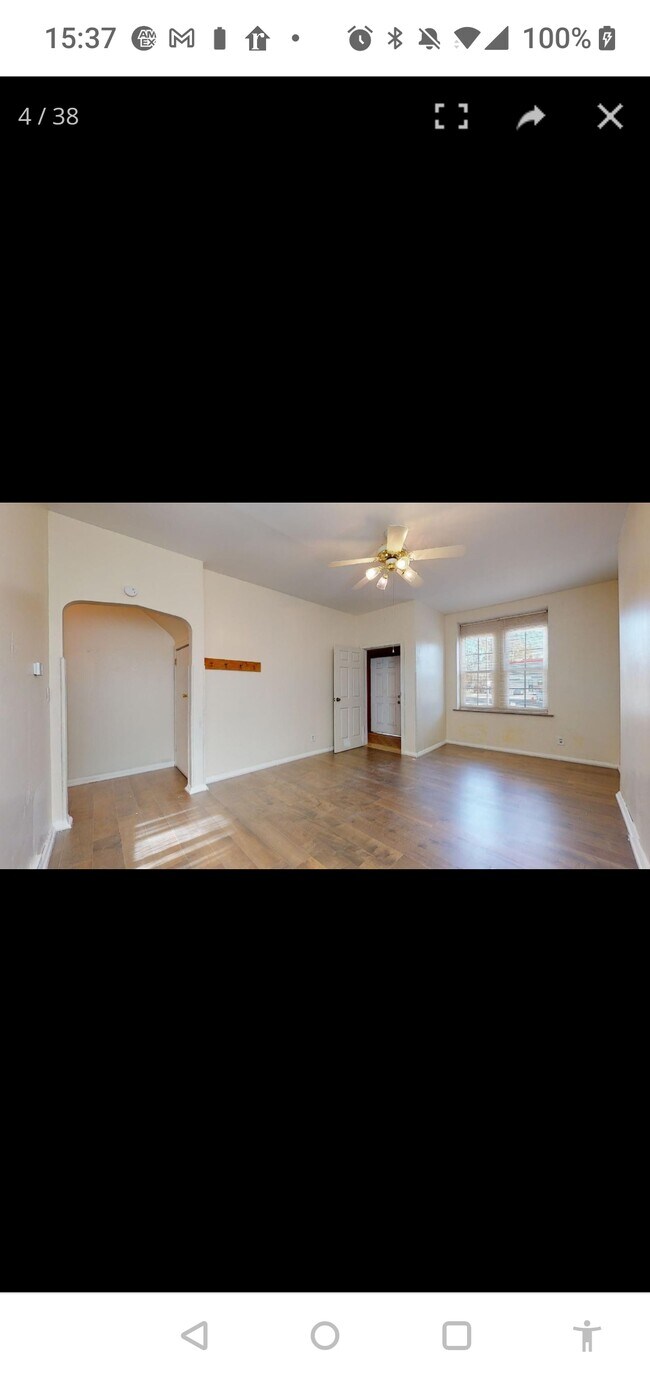 sala de estar - 3933 S Grand Blvd