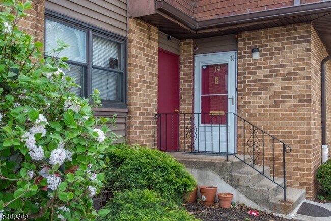 Foto del edificio - 1133 Livingston Ave