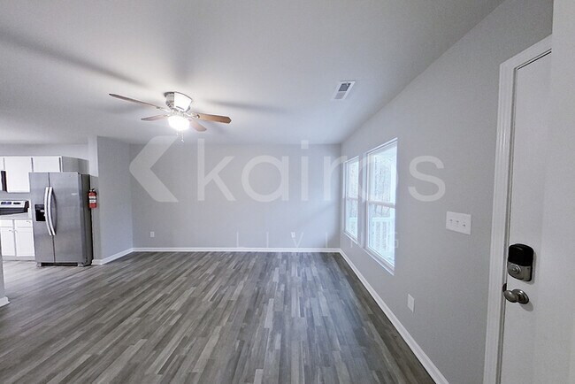 Building Photo - 231 Wedgewood Dr