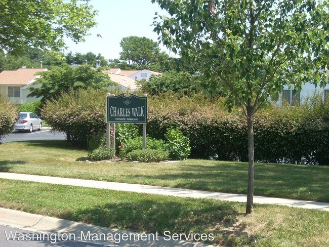 Foto del edificio - 323 Charles St