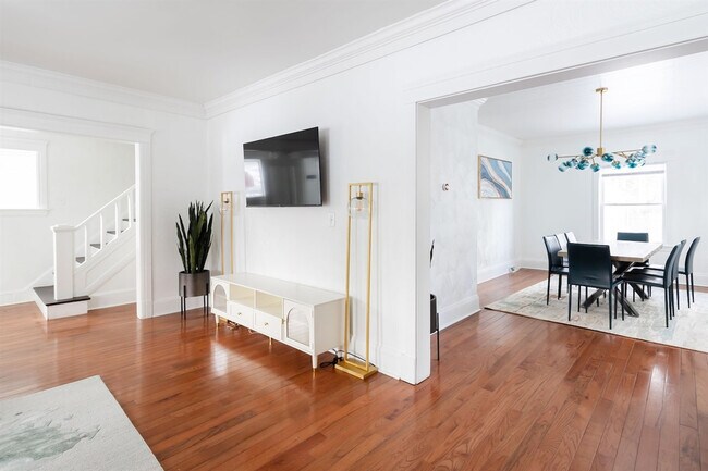 Foto del edificio - 1444 E 108th St