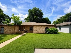 Building Photo - 930-932 Lindy Ct