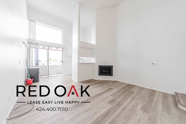 Building Photo - 8309 Cedros Ave