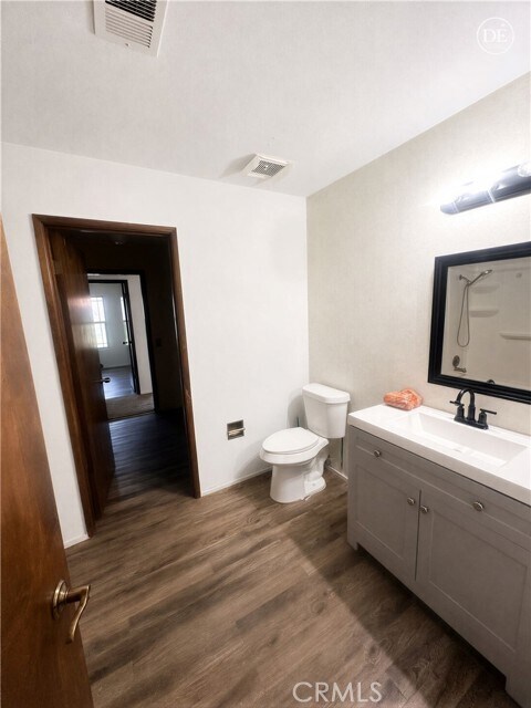Foto del edificio - 4333 Hillside Dr