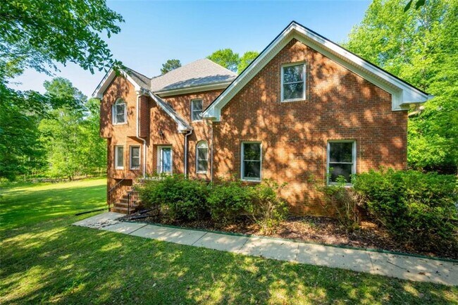 Building Photo - 219 Deerhill Dr