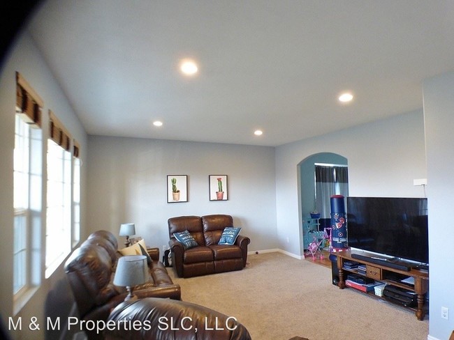 Building Photo - 774 Rocky Mouth Ln