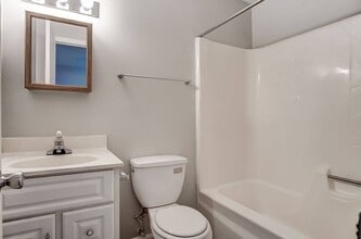 Building Photo - 509 Green Valley Dr