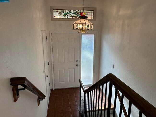 Building Photo - 513 Camelback Rd