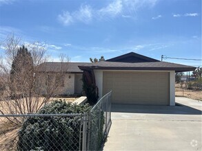 Building Photo - 58573 Sunflower Dr