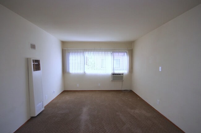 Foto del edificio - 1164 Thompson Ave