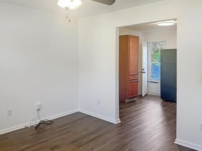 Foto del edificio - 1002 Martin Luther King Jr Dr