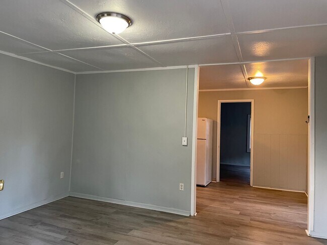 Foto del edificio - Cute Bungalow Style 1 Bedroom 1 Bath Home--Washer/dryer included!!