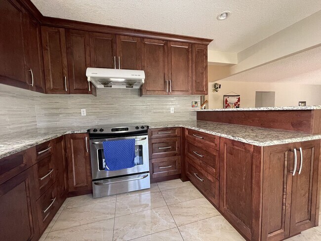 Building Photo - 388 Sunmills Dr SE