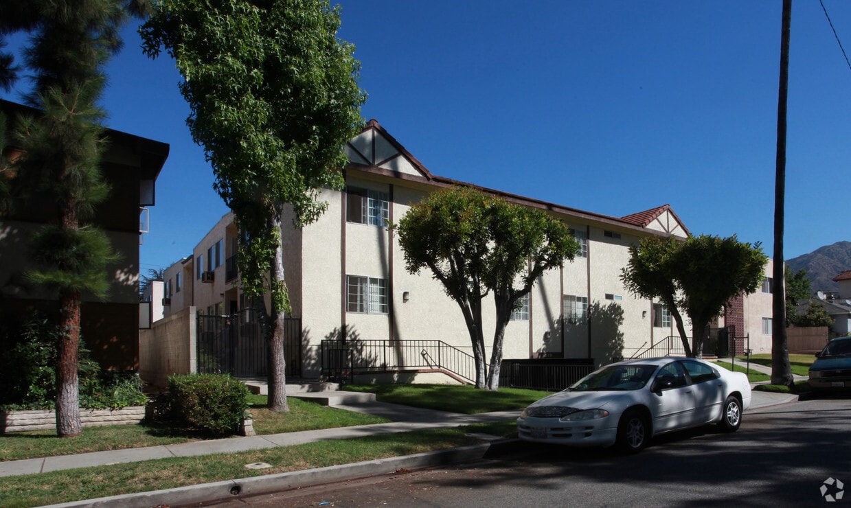 Building Photo - 1019 Winchester Ave