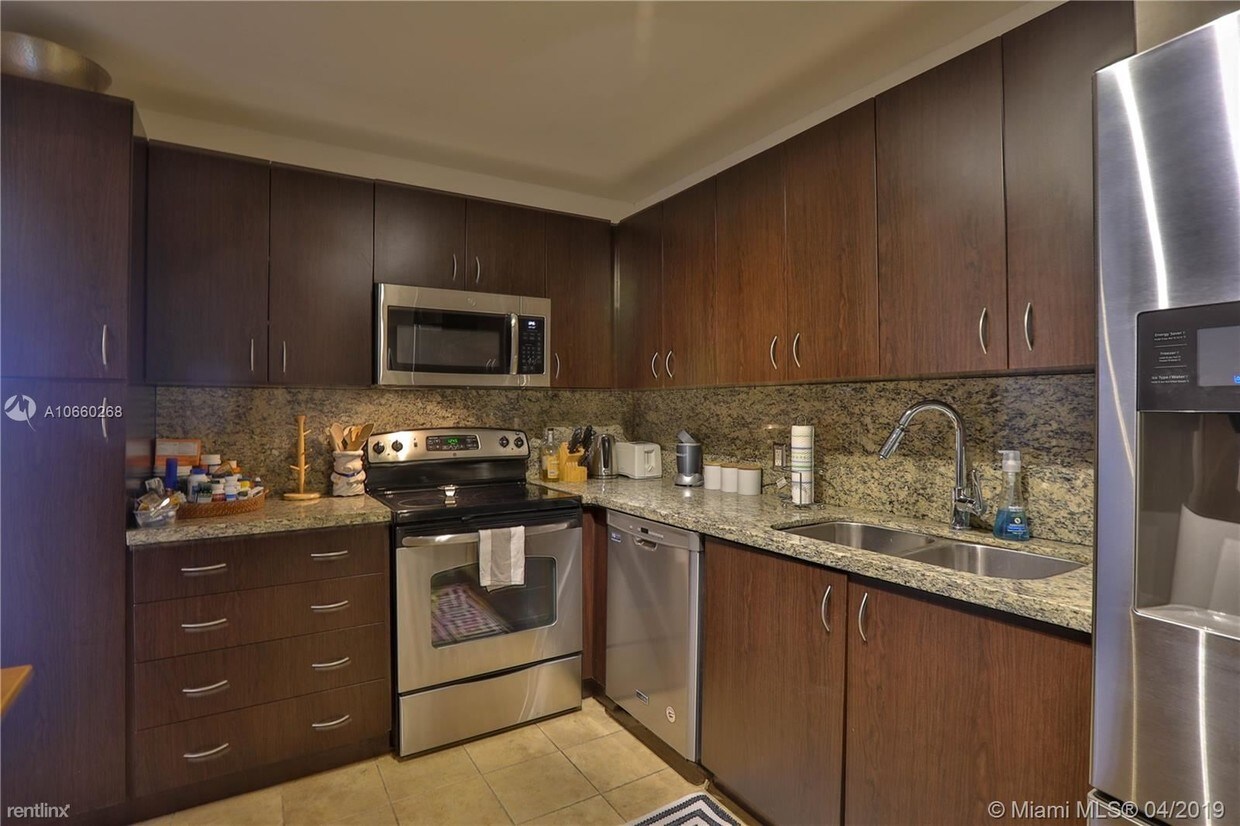 Foto principal - 1 br, 1.5 bath Condo - 11 Island Ave Apt 1002