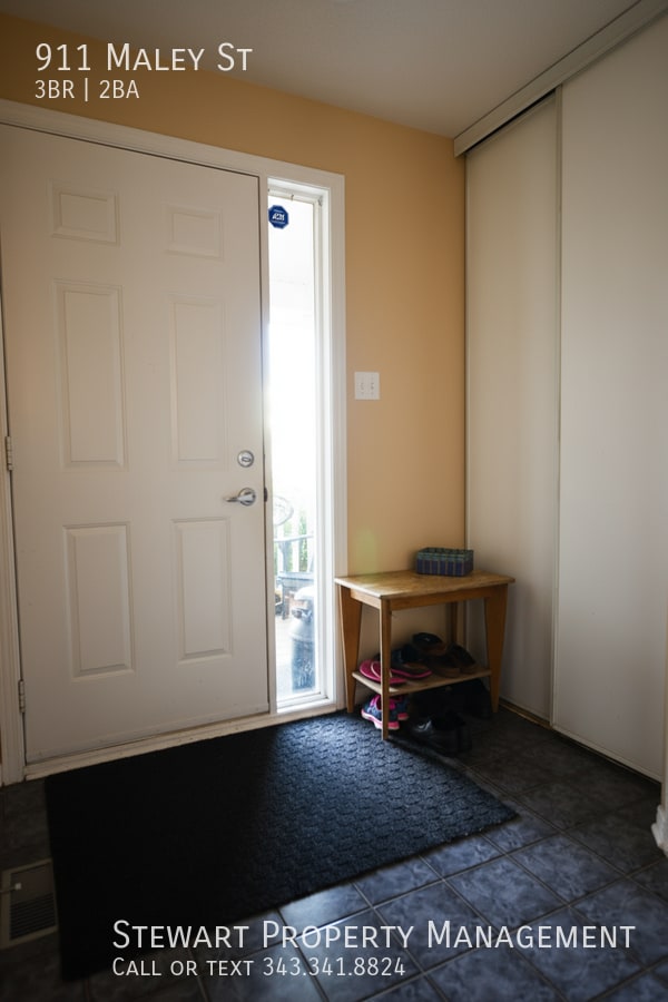 Photo du bâtiment - 911 Maley St