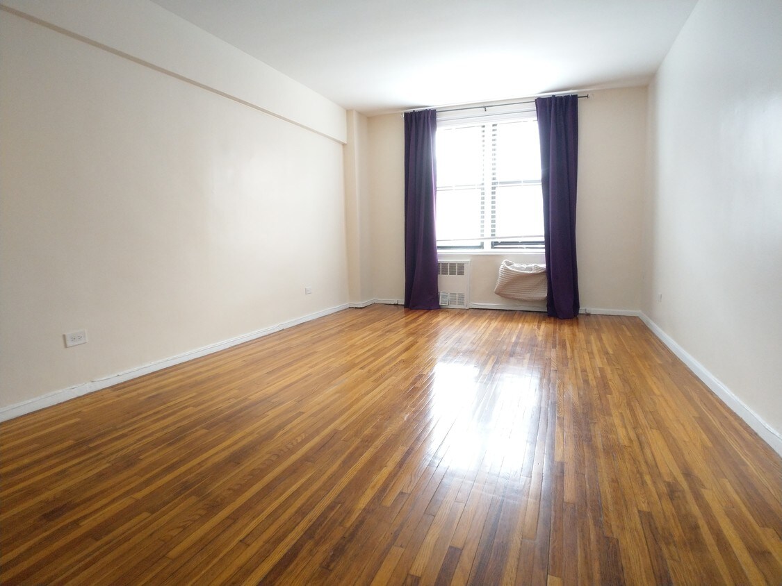 Foto principal - 9323 Shore Rd