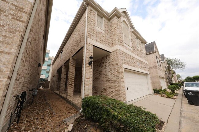 Building Photo - 10038 Holly Chase Dr