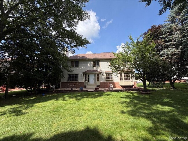 Foto del edificio - 27424 Rosewood Ct