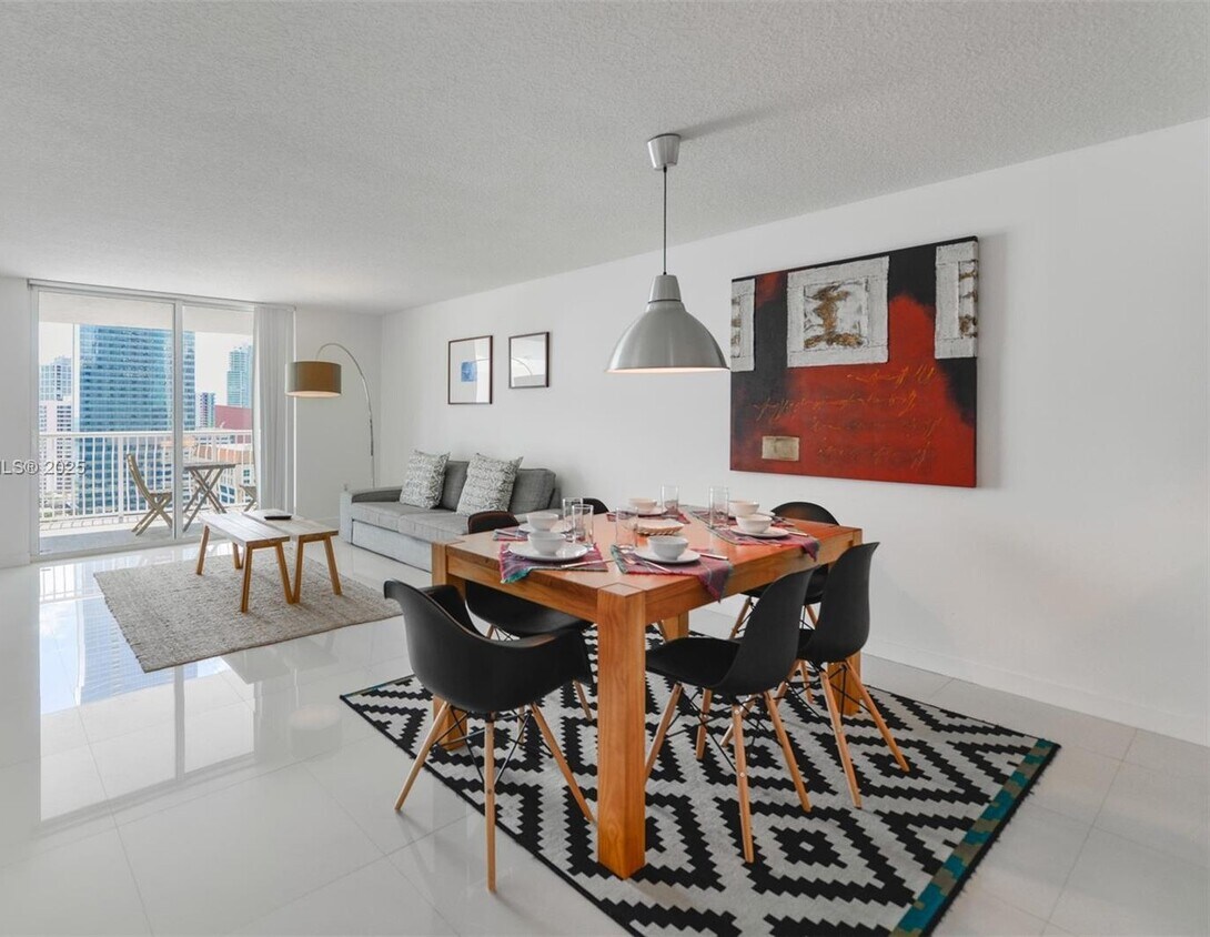 Foto principal - 1200 Brickell Bay Dr