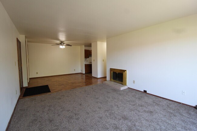 Foto del edificio - 7641 N 60th St