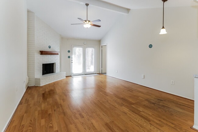 Building Photo - 84 Fallshire Dr