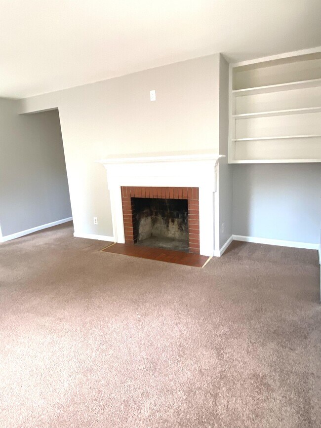 Building Photo - 709 Oxford St