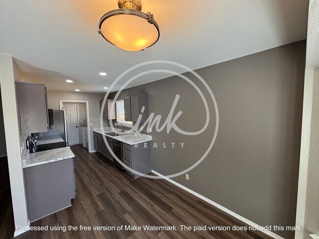 Building Photo - Newly updated Chichester Estates home