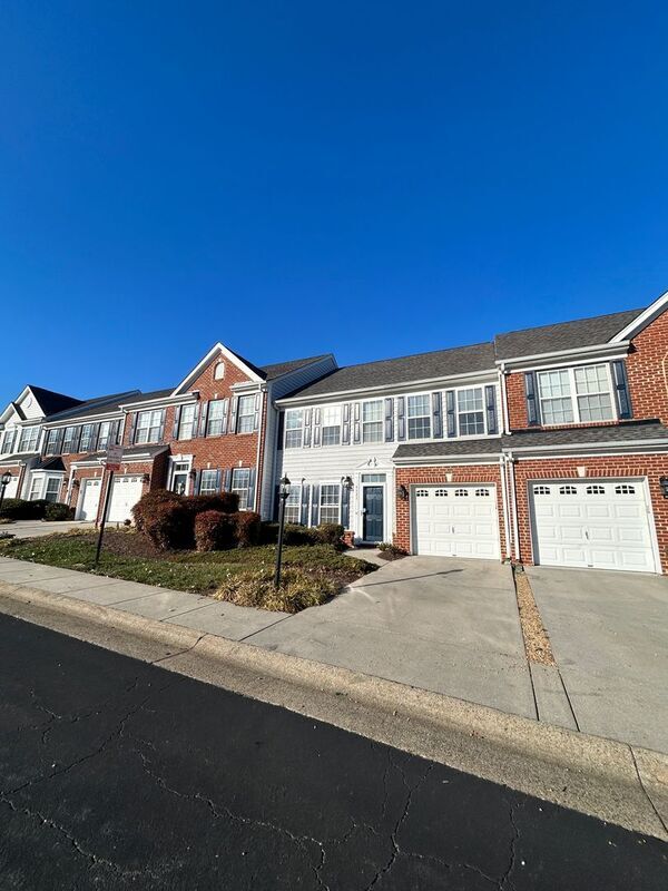 Foto del edificio - 4323 Meredith Creek Dr