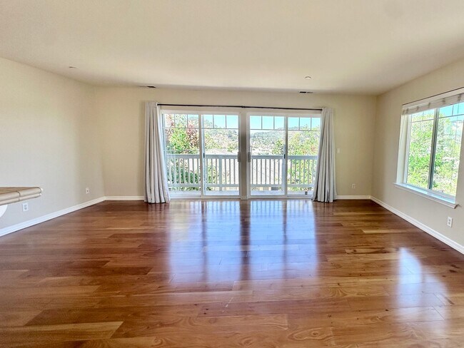 Foto del edificio - San Rafael Hillside Retreat