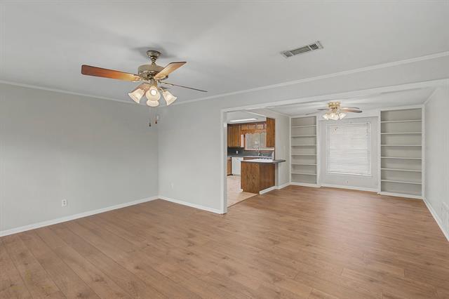 Foto del edificio - 8921 Sweetbriar Ln