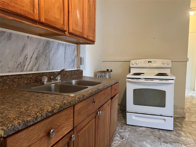 Foto del edificio - 272 Main St