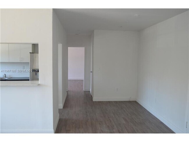 Foto del edificio - 7945 East Dr