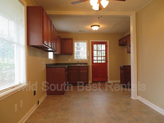 Foto del edificio - 562 Orchard Ave