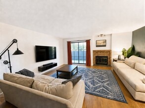 Building Photo - 8102 Briar Ridge Ln