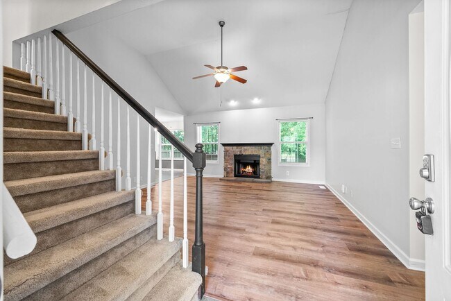 Foto del edificio - Pet Friendly Three Bedroom with Bonus!