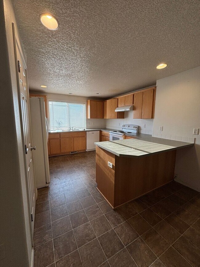 Foto del edificio - 3 Bed 2 Bath Home in Sage Point Area! New Lower Price!