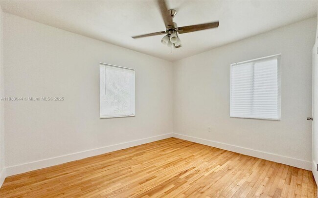 Foto del edificio - 3770 SW 27th St