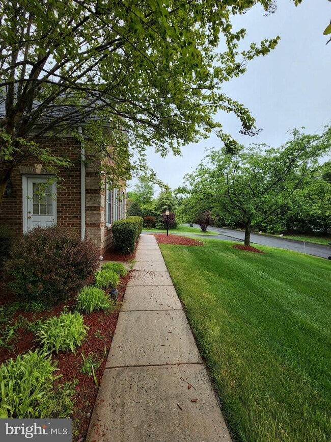 Foto del edificio - 3123 Oxford Forest Dr