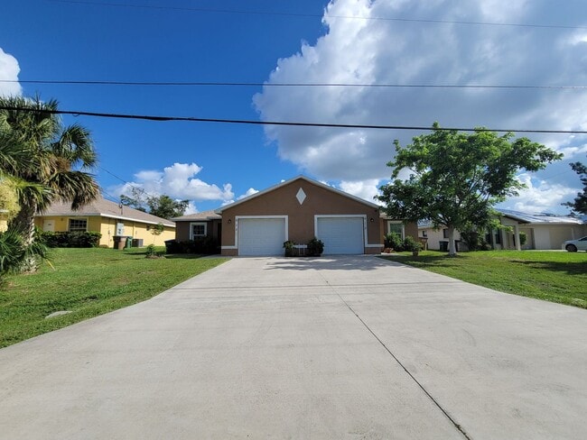 Building Photo - Duplex for rent