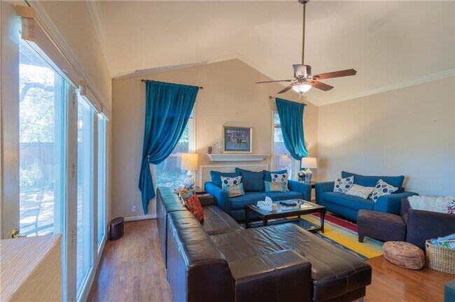 Foto del edificio - West Austin 3x3 Cozy Home!