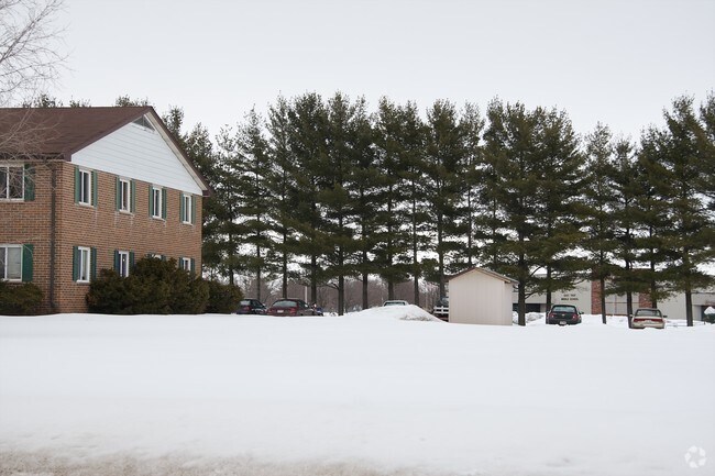 Building Photo - 2068 Lilly St