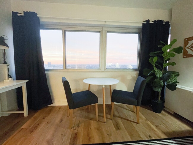 Building Photo - 1520 Senate St