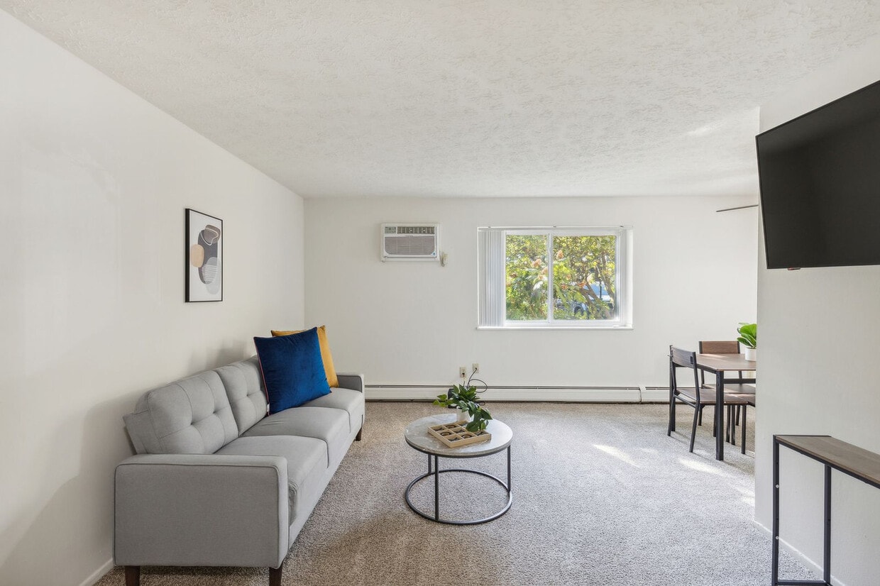 Foto principal - 5556 Broadview Rd