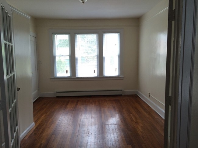 Living Room - 98 Anthony St
