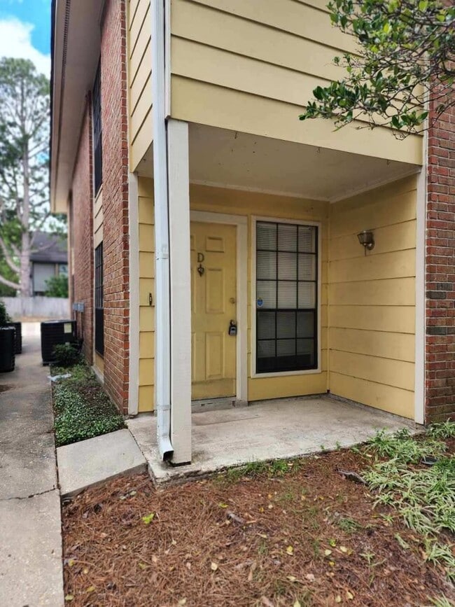 Building Photo - 224 Bracewell Dr
