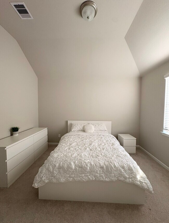 Foto del edificio - 11904 Lawton Creek Ln