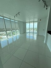 Building Photo - 1871 NW S River Dr