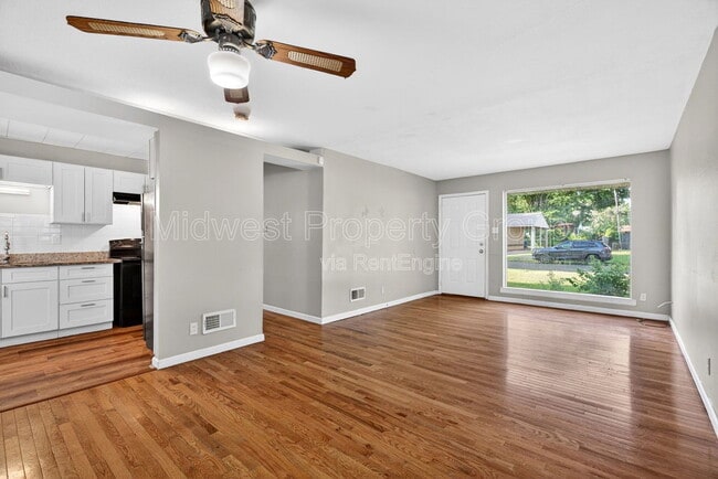 Building Photo - 710 Tyson Dr